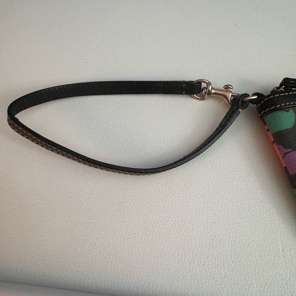 Dooney & Bourke wonder ducks wristlet - Picture 12 of 12